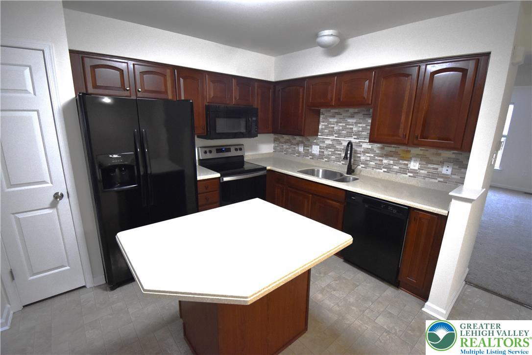 150 Knollwood Drive