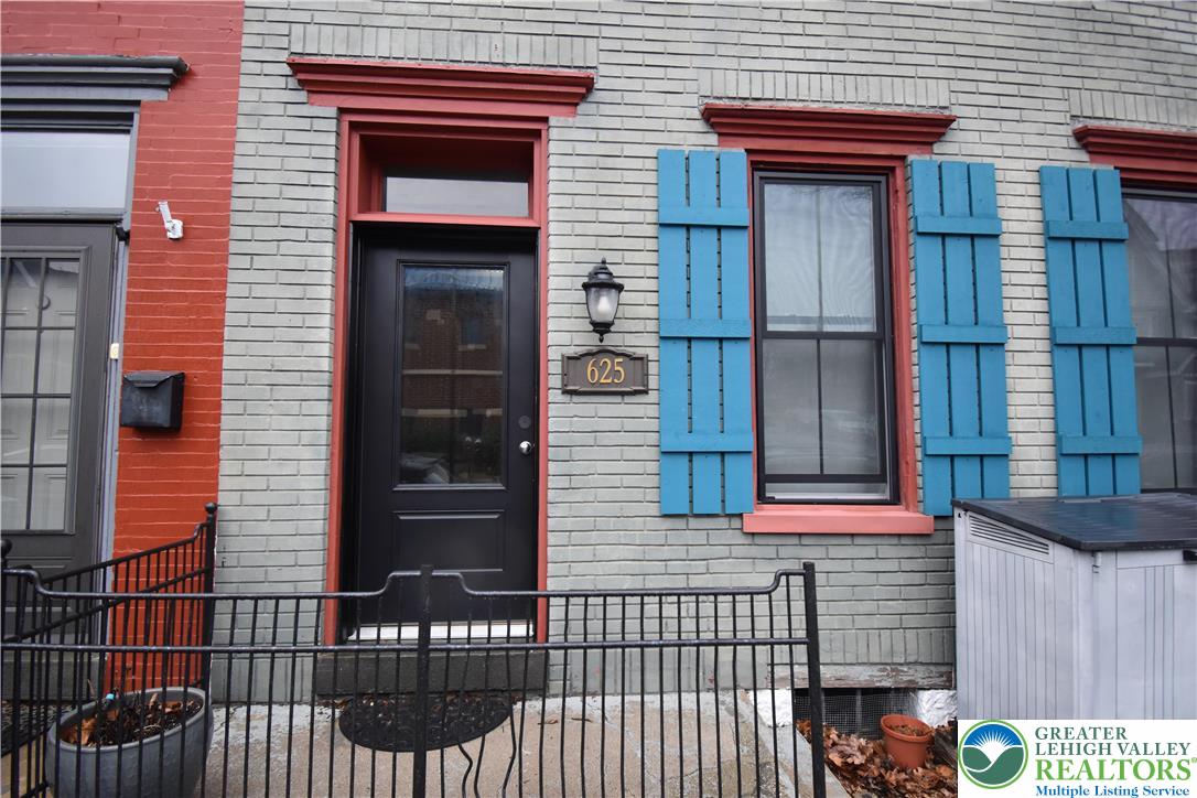625 Ferry Street