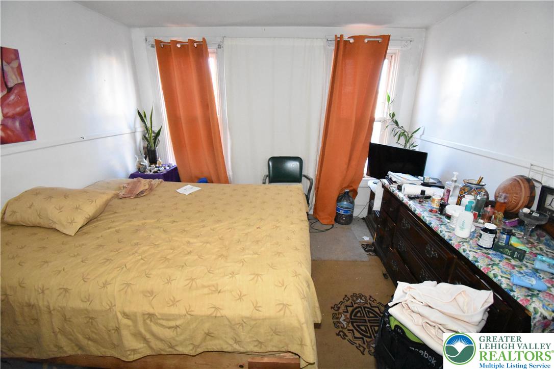 22 South Raspberry Street