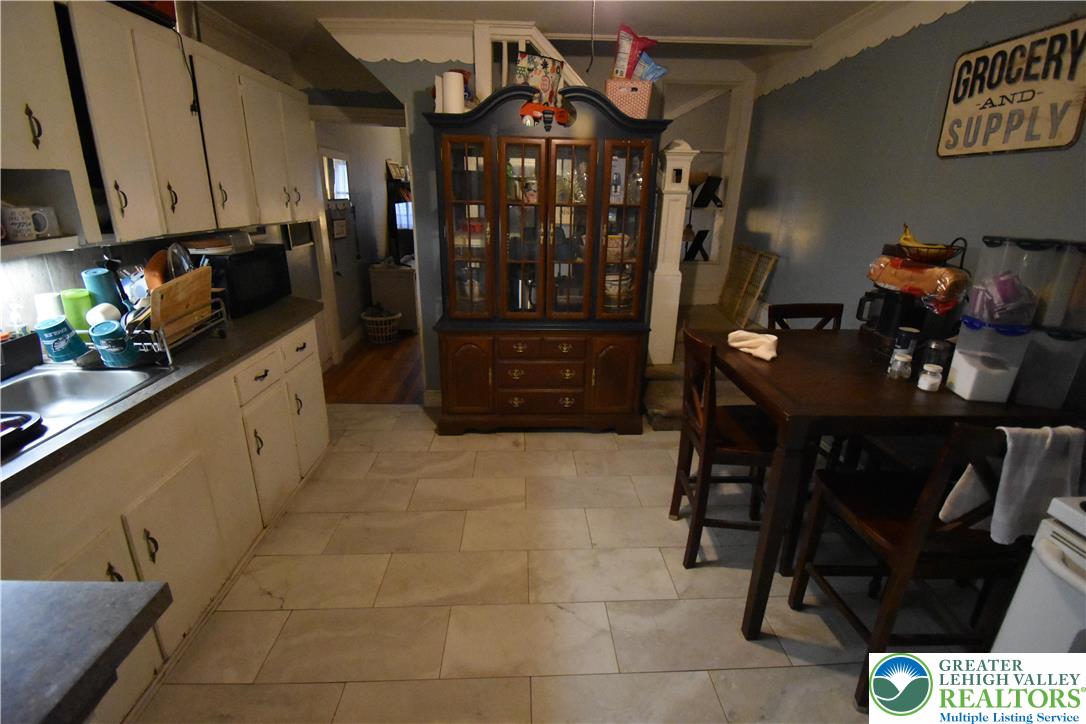 677 Sassafras Street