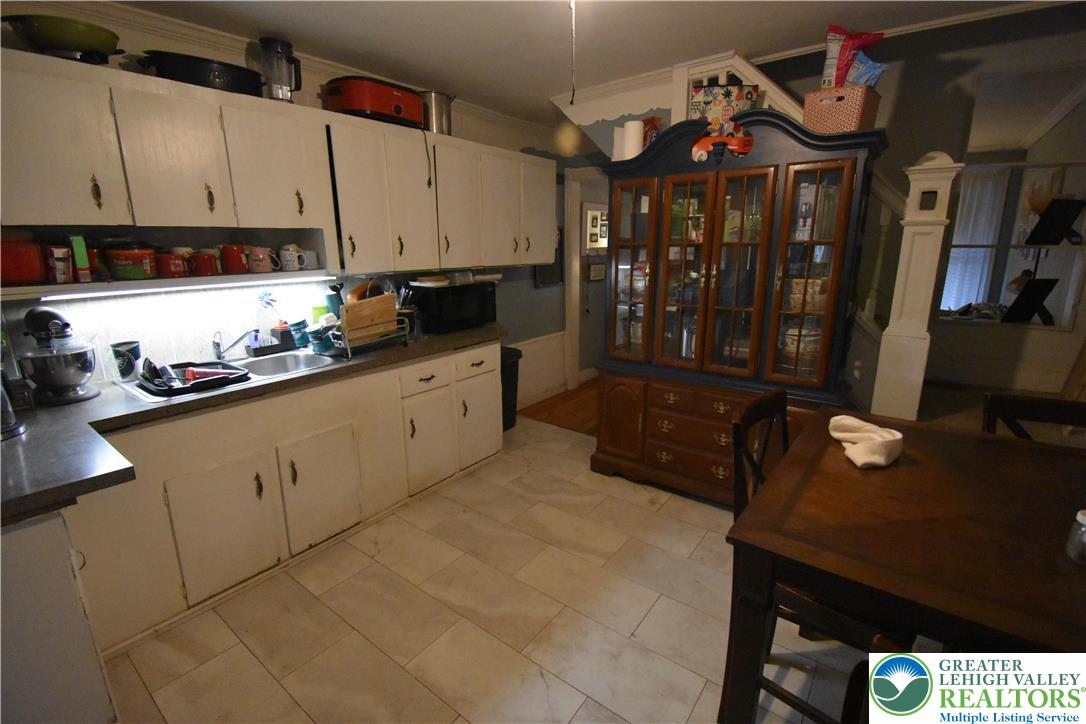 677 Sassafras Street