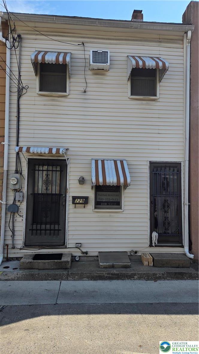 229 North Peach Street