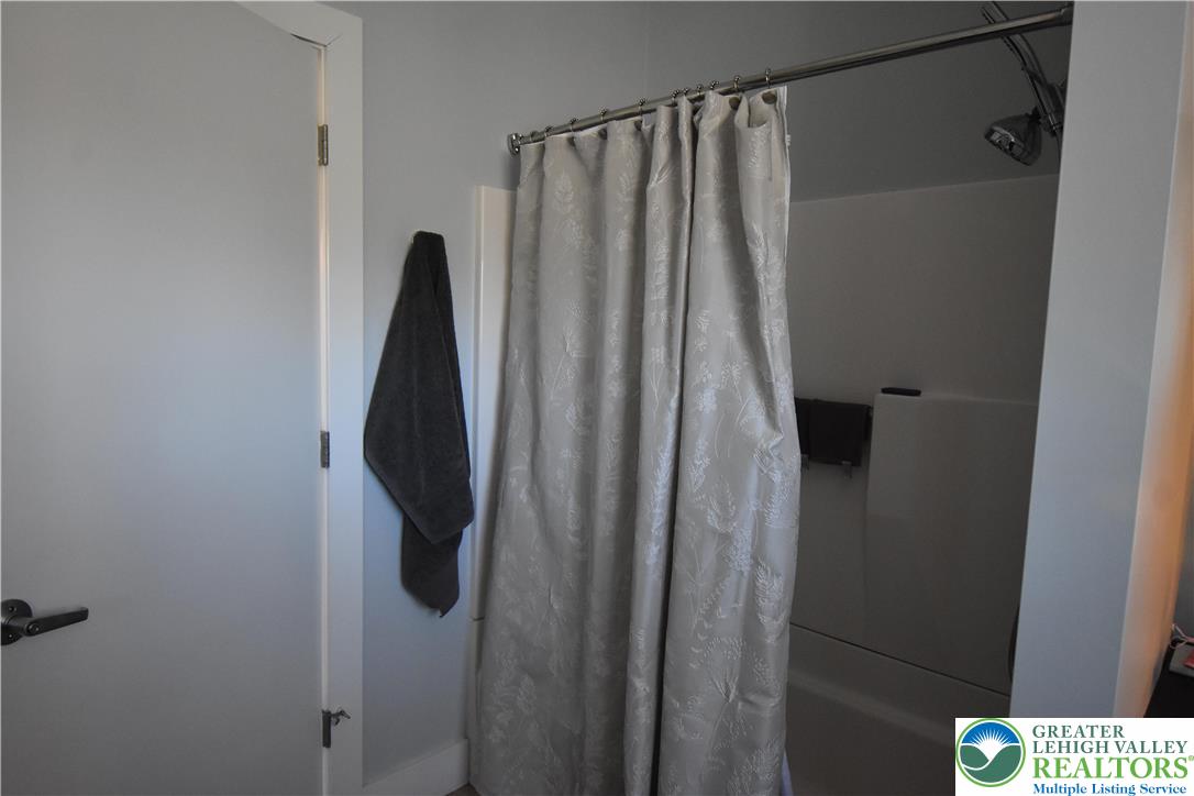 43 North Delaware Drive 3