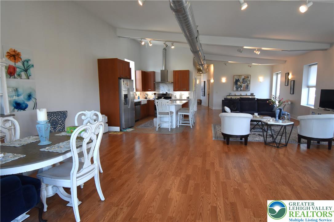 43 North Delaware Drive 3