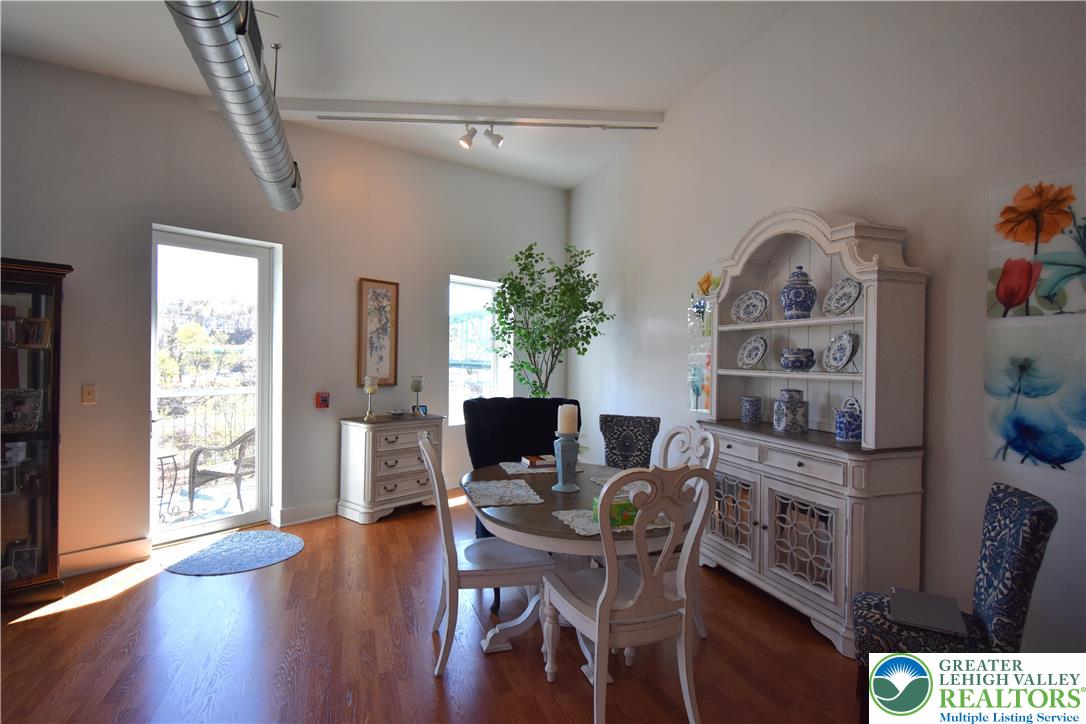 43 North Delaware Drive 3