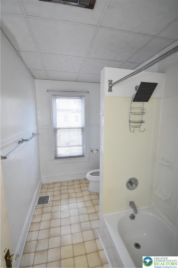 215 Cattell Street 2nd Floor