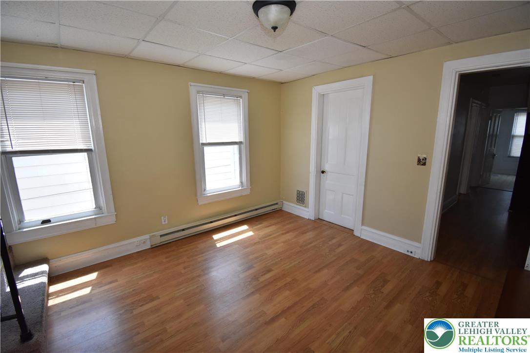 215 Cattell Street 2nd Floor