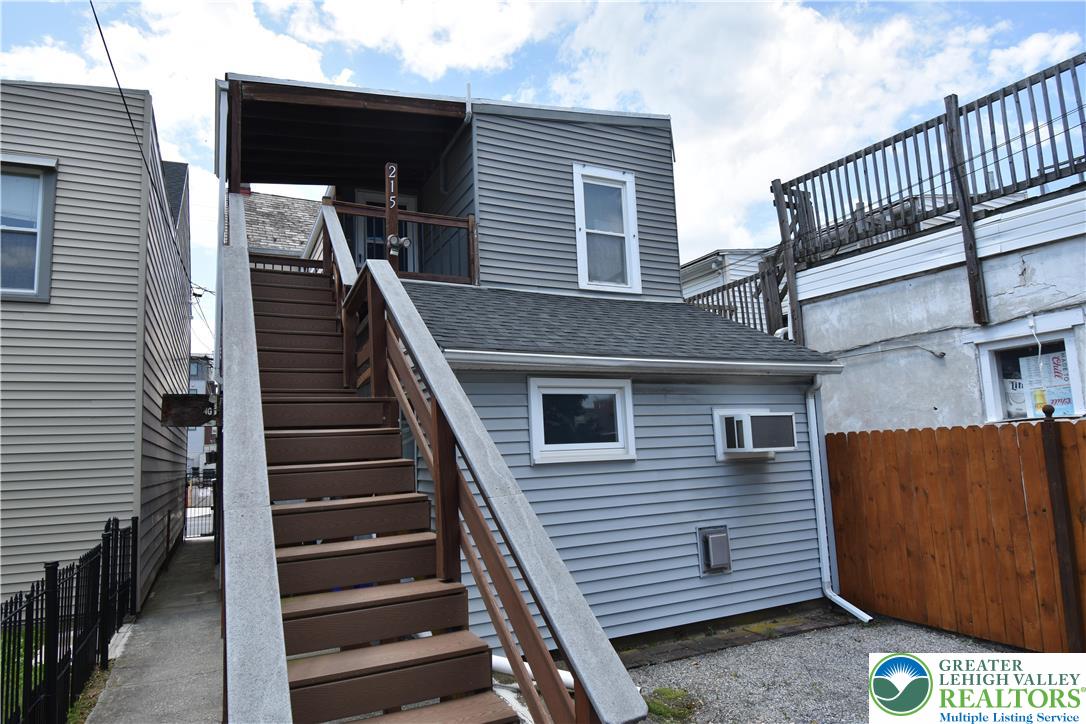 215 Cattell Street 2nd Floor