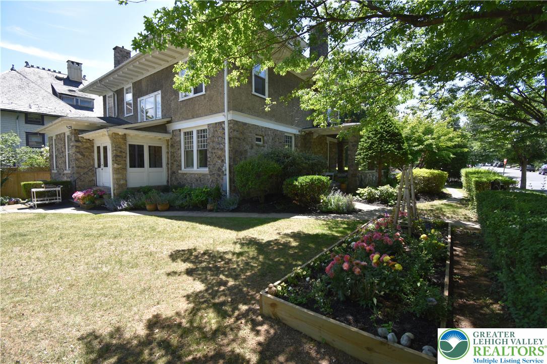 433 Paxinosa Avenue