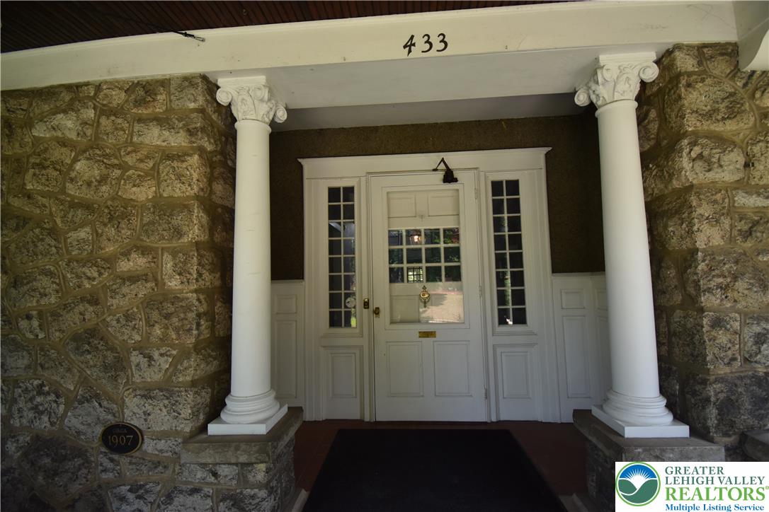 433 Paxinosa Avenue