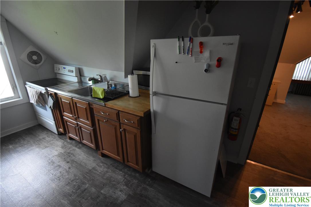 201 Cattell Street 5