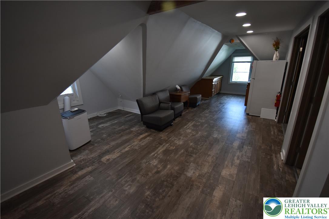 201 Cattell Street 5