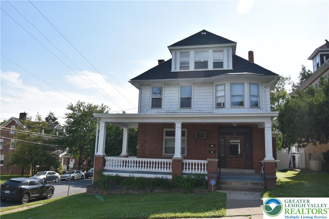 700 Hamilton Street 1