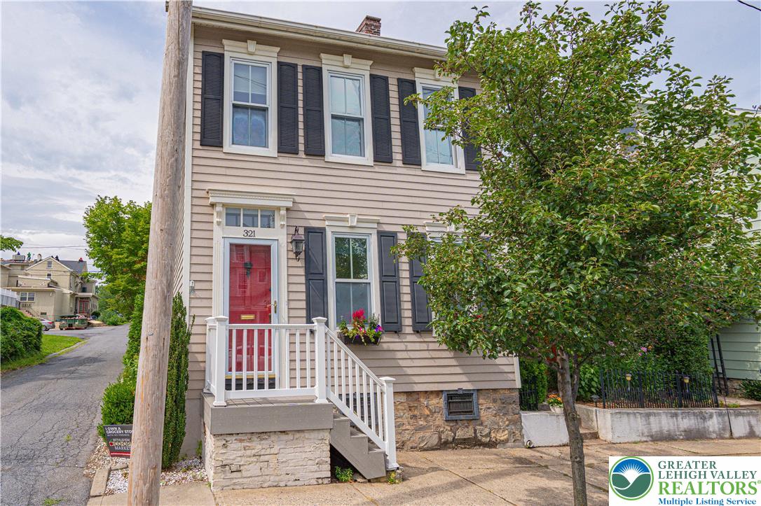 321 East Wall Street