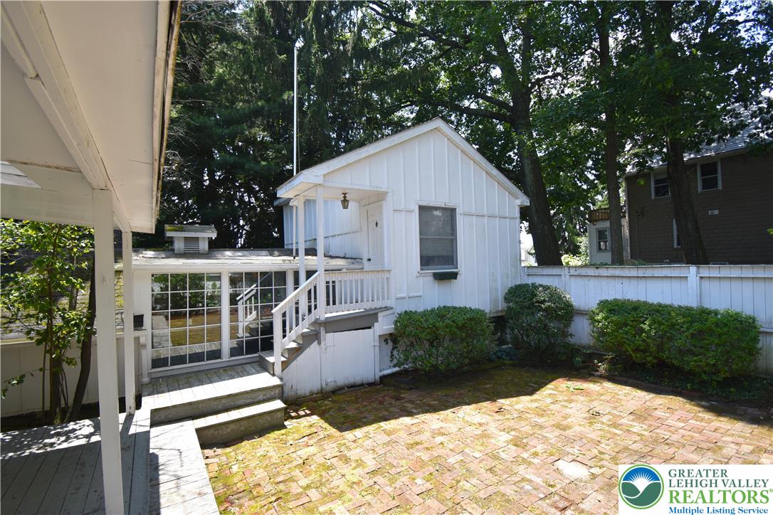 24 East Plainfield Avenue