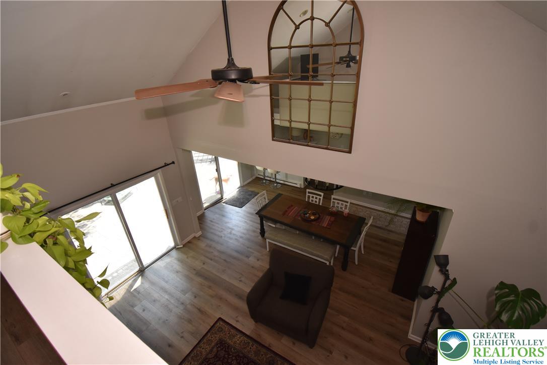 605 Barnyard View