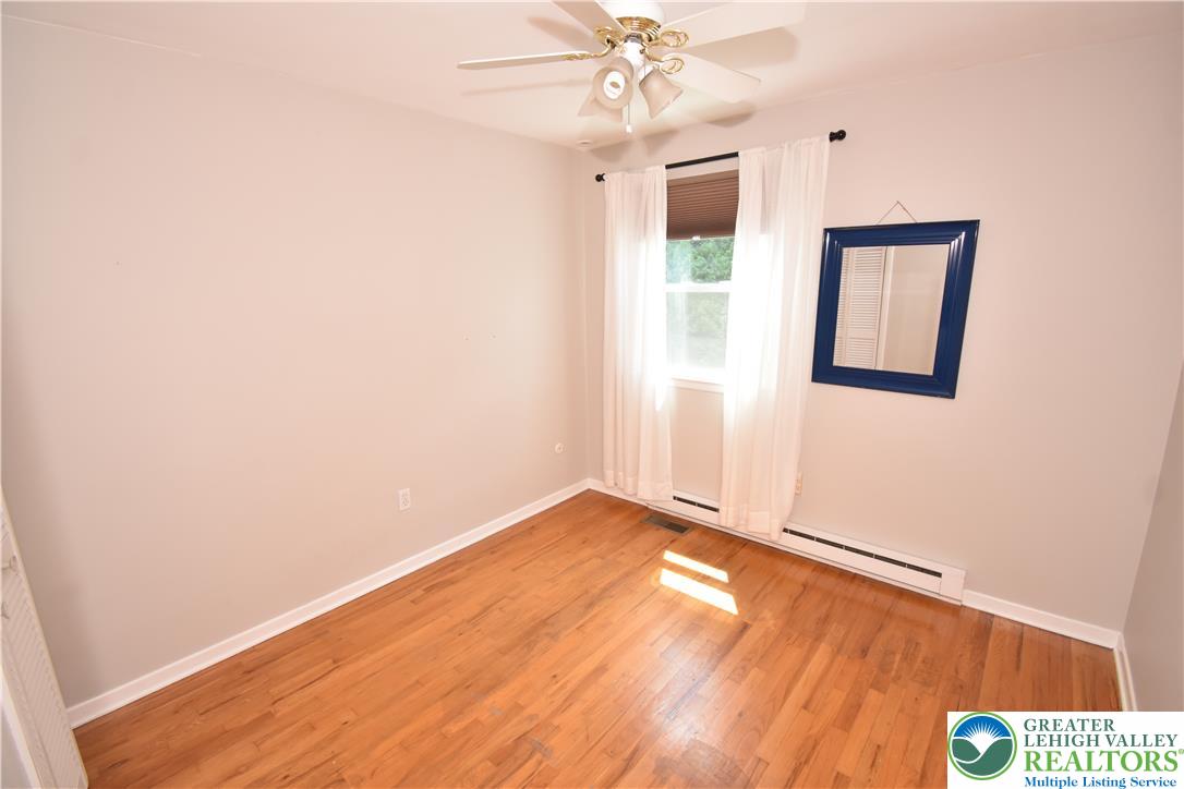 605 Barnyard View