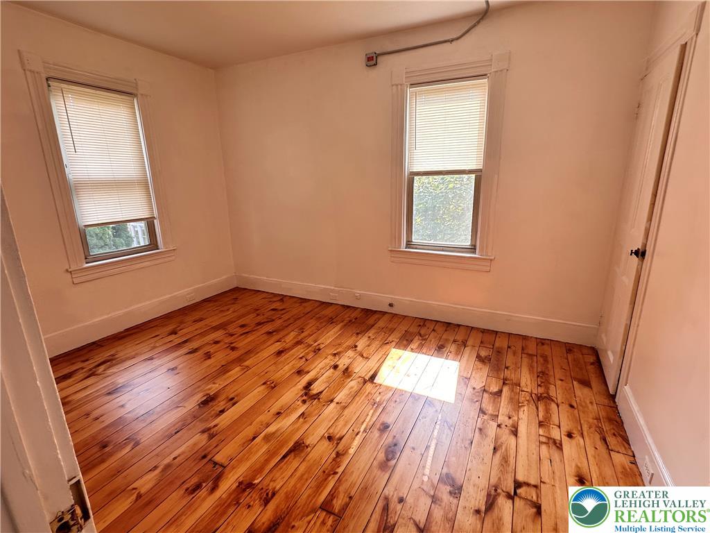 320 Cattell Street 2