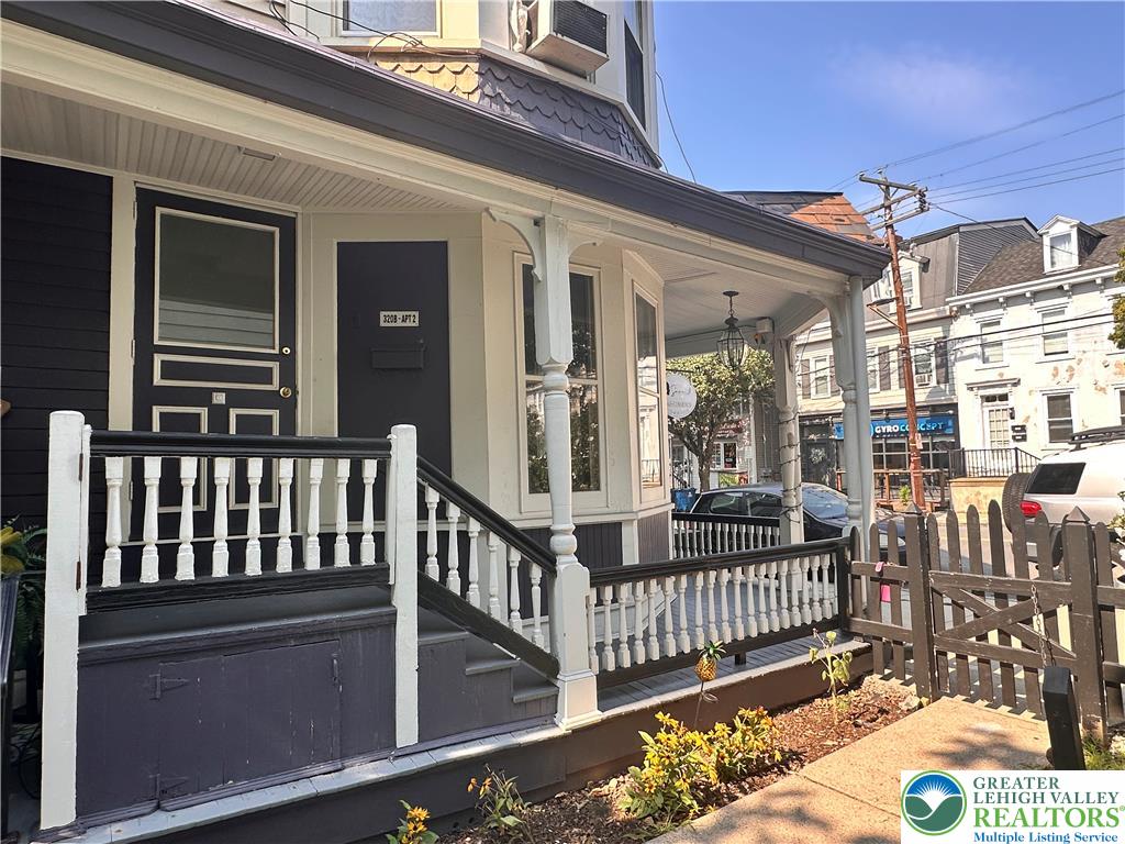 320 Cattell Street 2