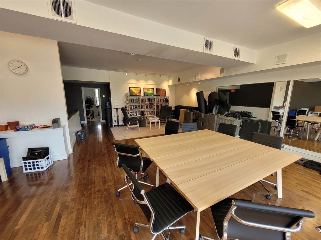 39 Harvard St Unit: 2nd Floor