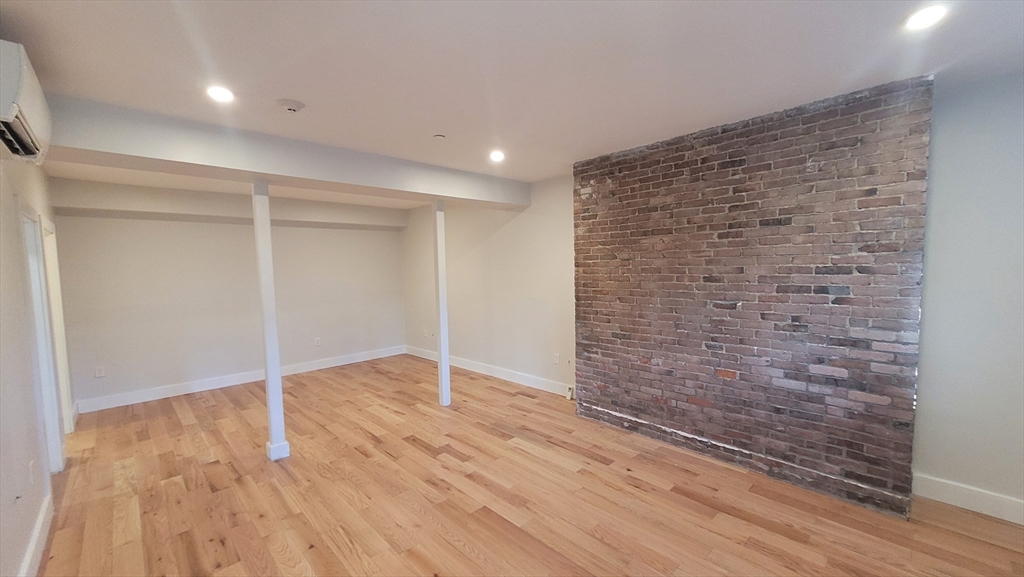 1776 Beacon St Unit: Ground