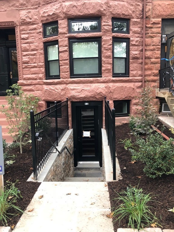 1776 Beacon St Unit: Ground