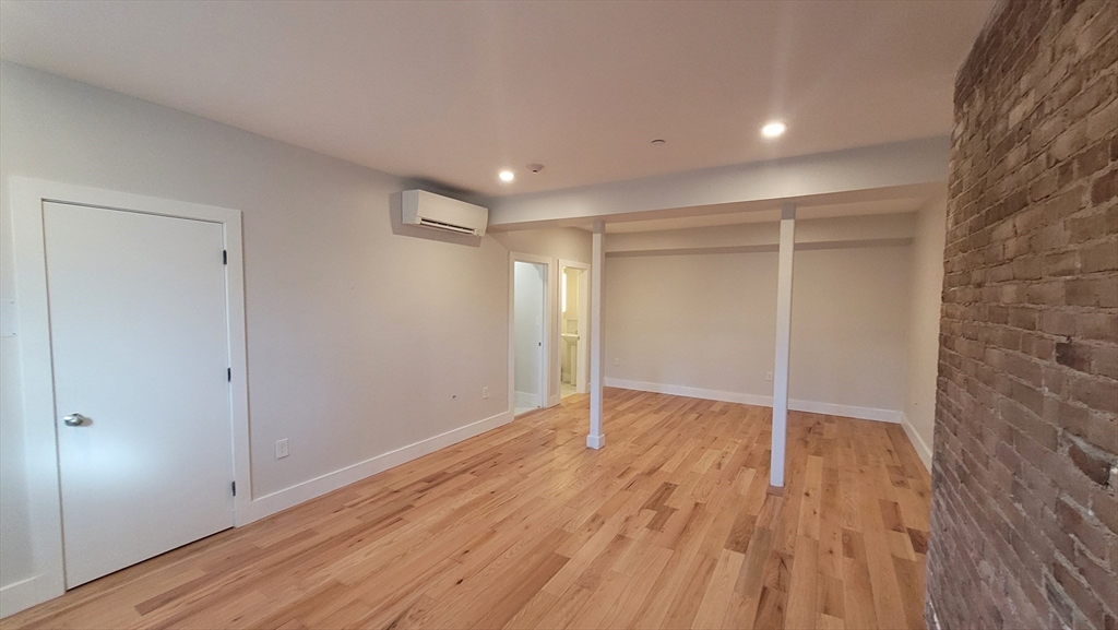 1776 Beacon St Unit: Ground