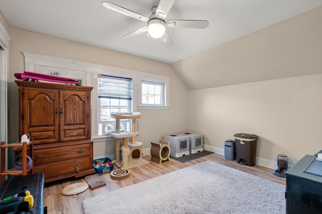 93 Thurston Road