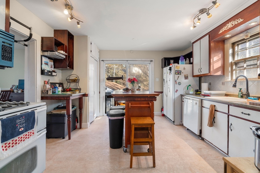 93 Thurston Road