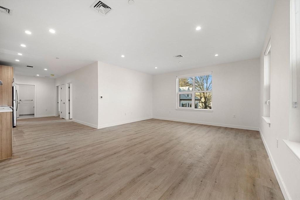 1151 Walnut Street # 301