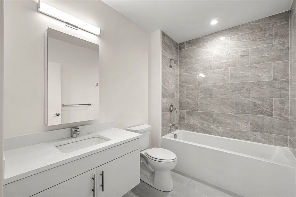 1151 Walnut Street # 301