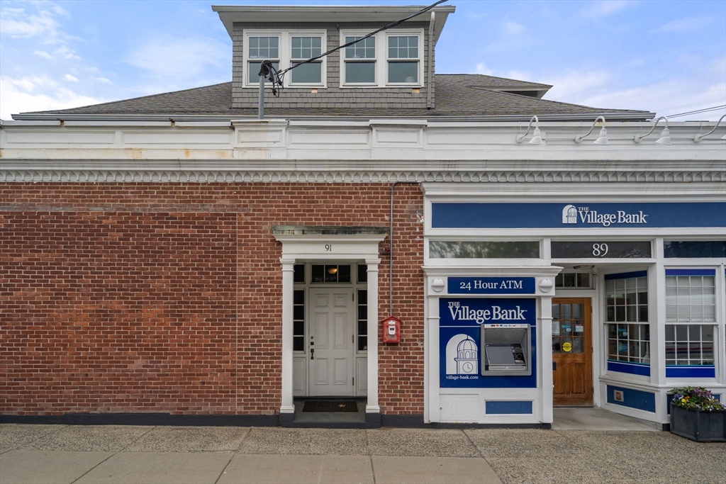 91 Wyman St Unit: 3rd Floor