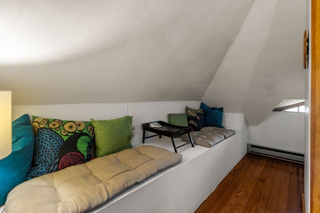 91 Wyman St Unit: 3rd Floor
