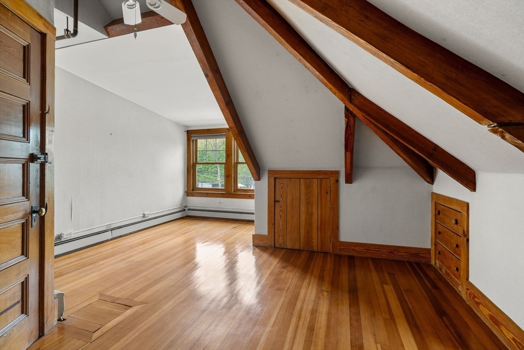 91 Wyman St Unit: 3rd Floor