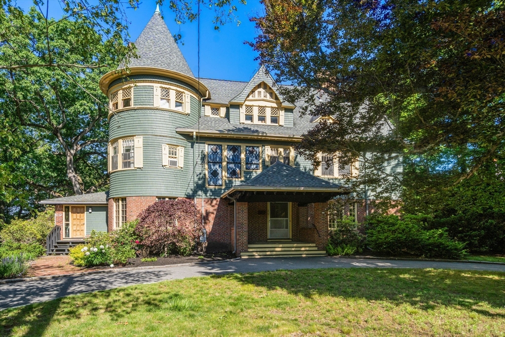 379 Central Street