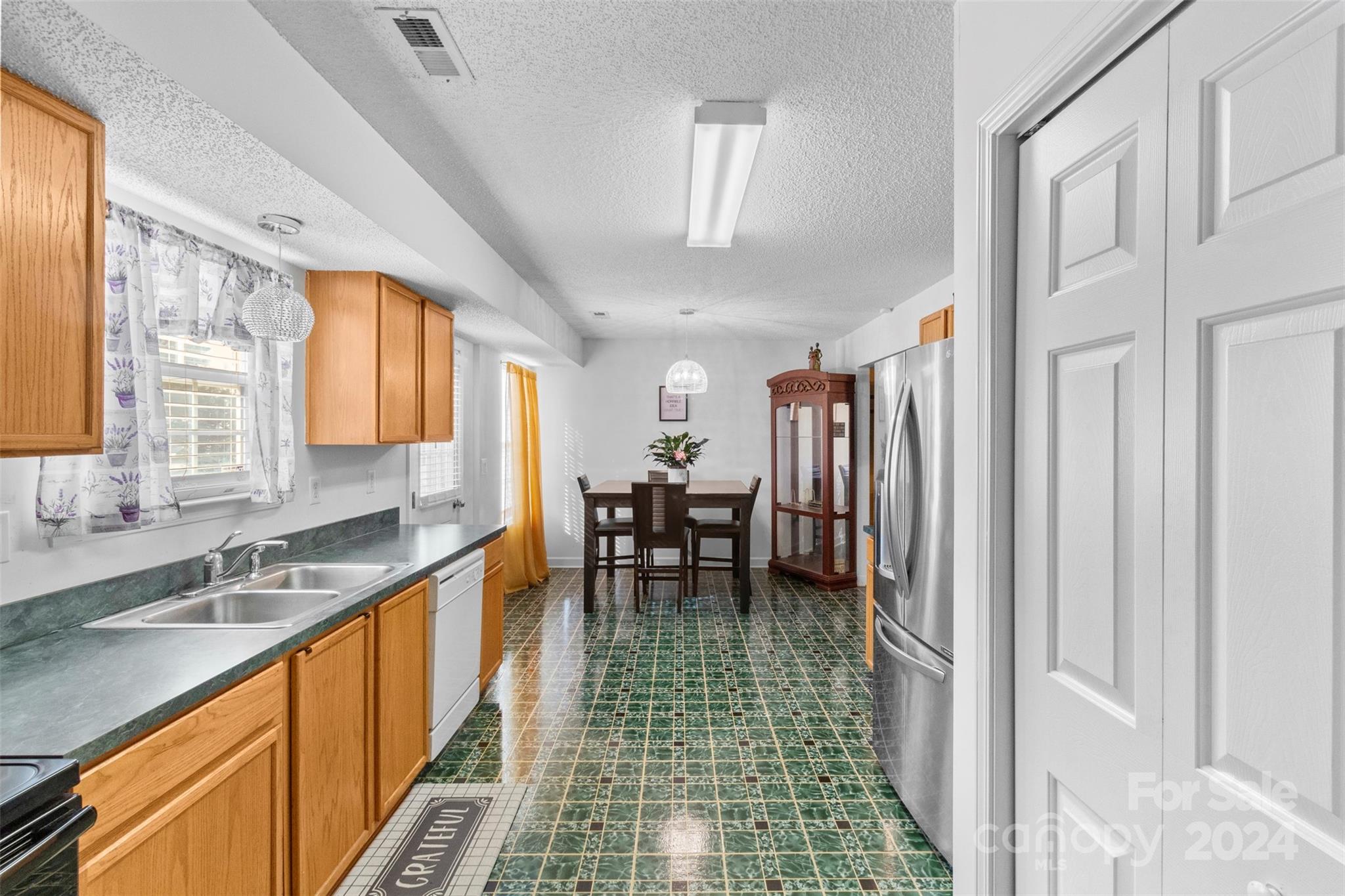 3923 Bitterroot Court
