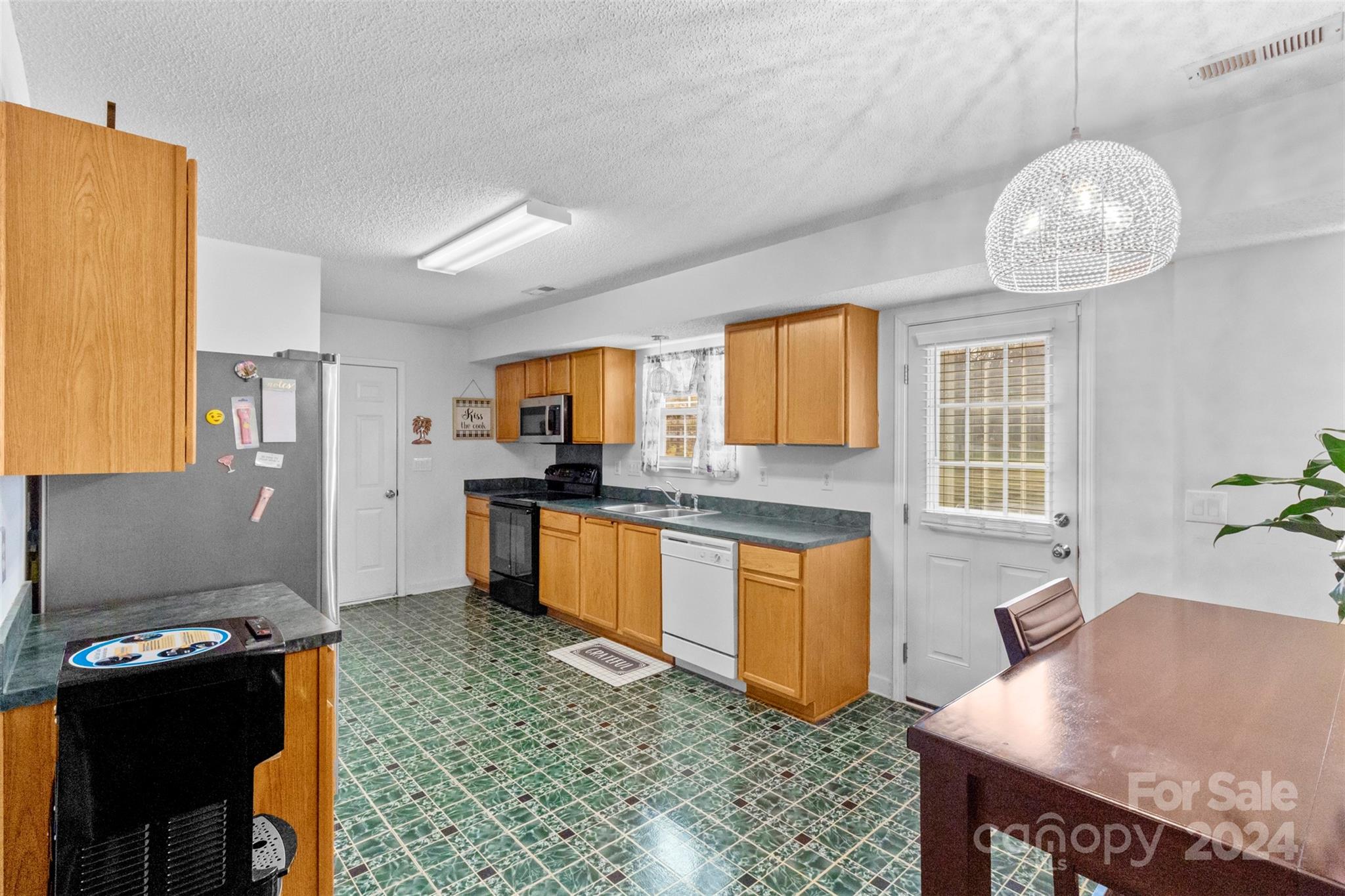 3923 Bitterroot Court