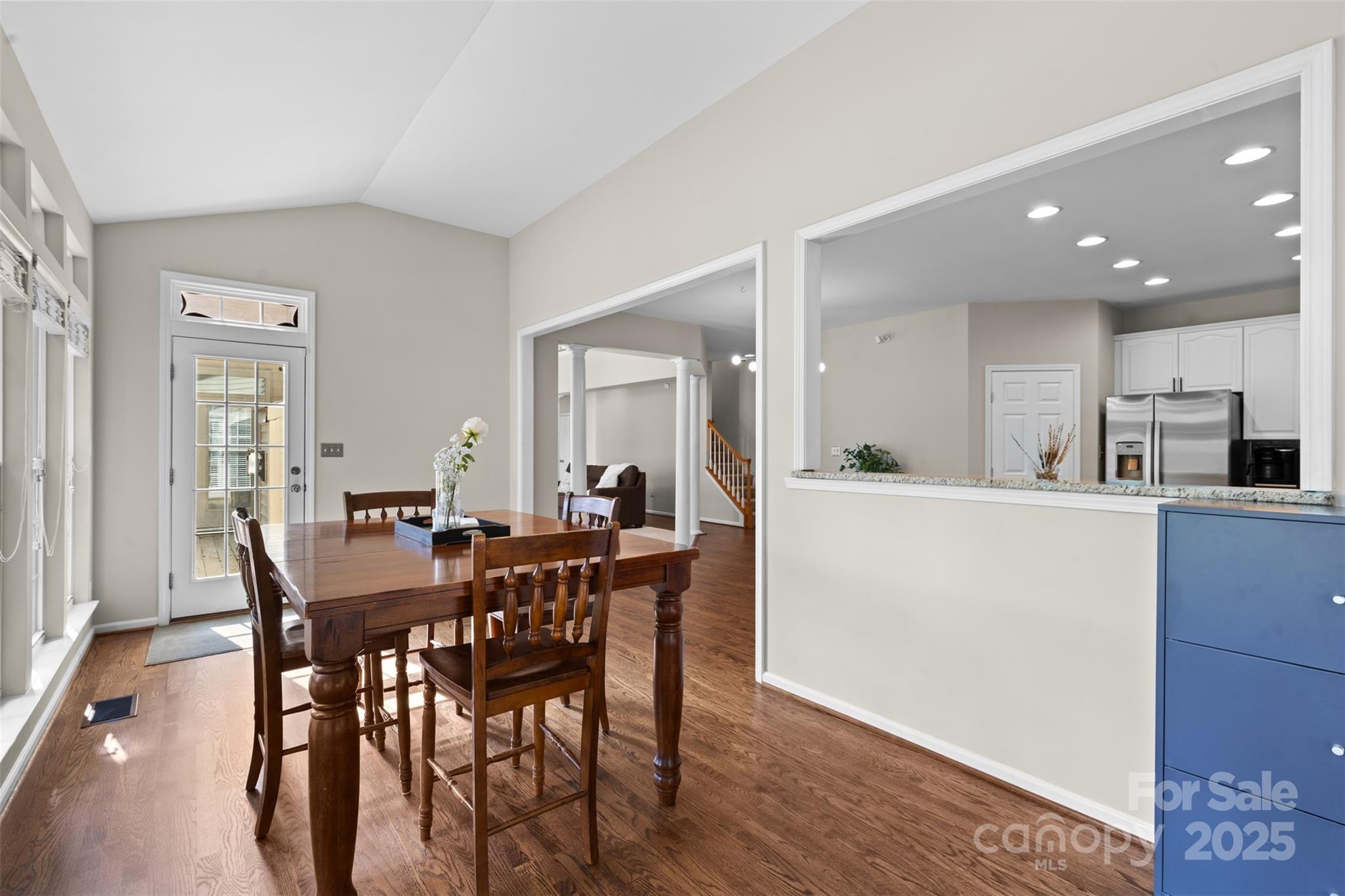3213 Strawberry Road