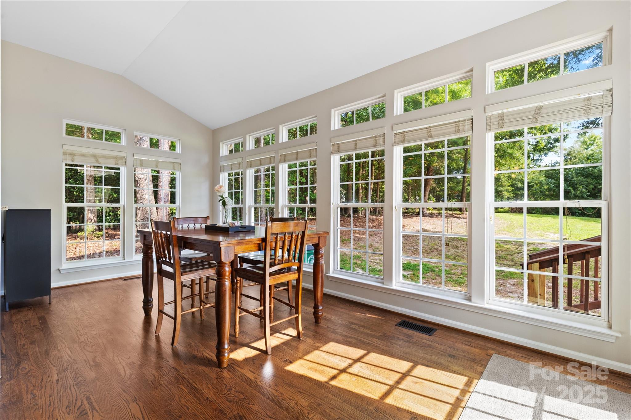 3213 Strawberry Road