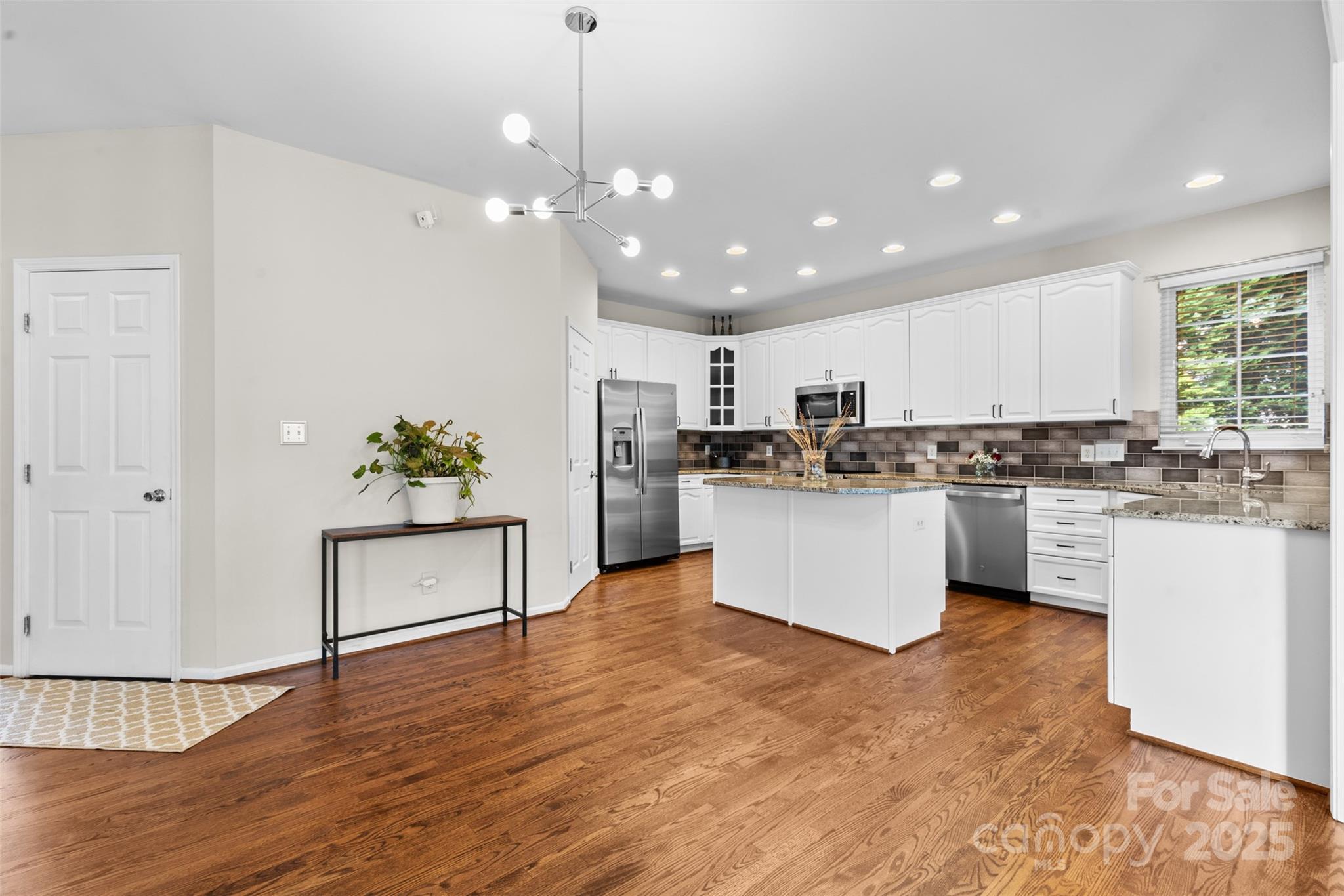 3213 Strawberry Road