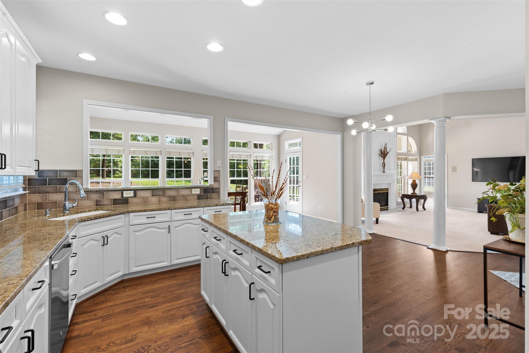 3213 Strawberry Road