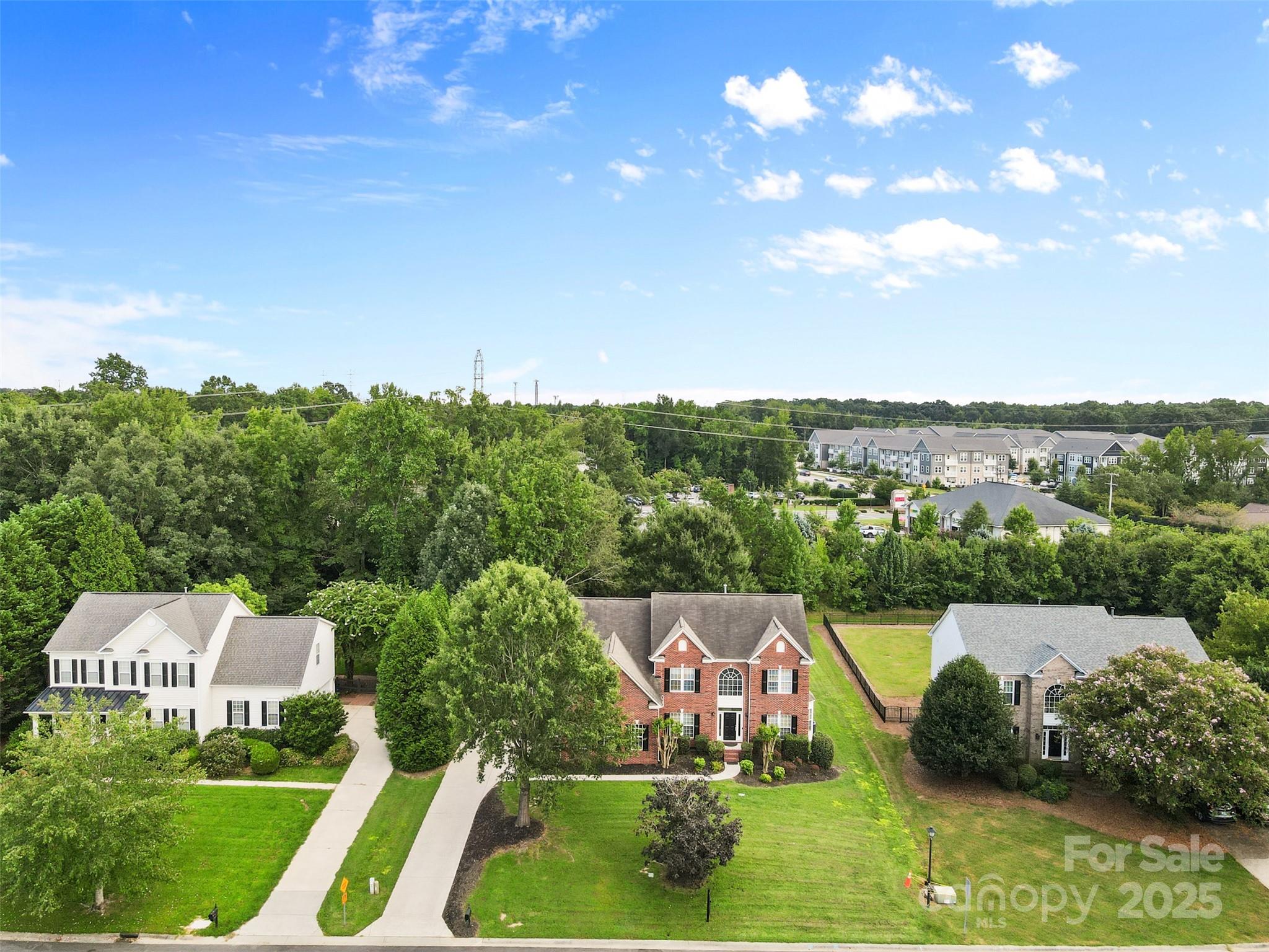 3213 Strawberry Road