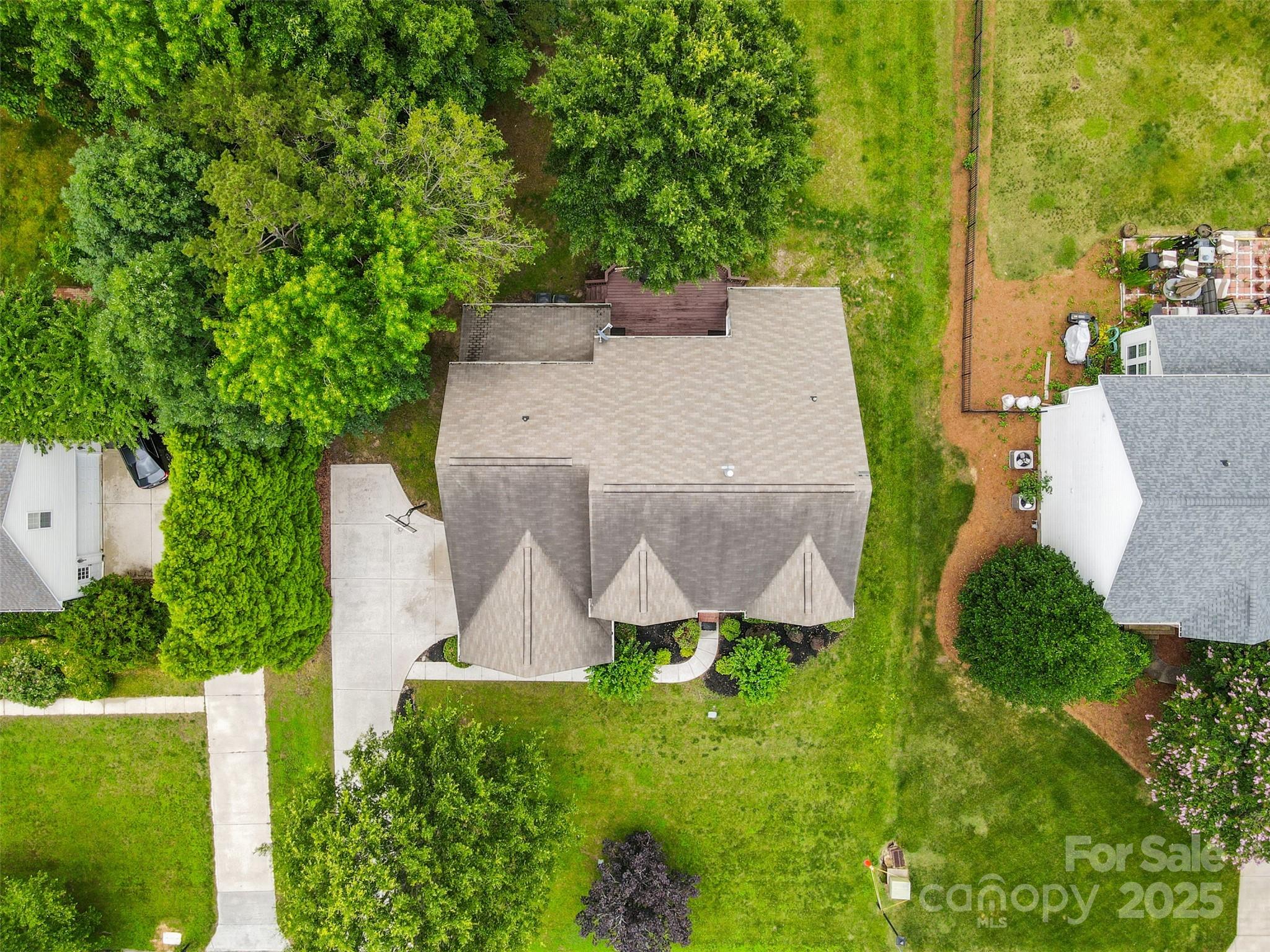 3213 Strawberry Road
