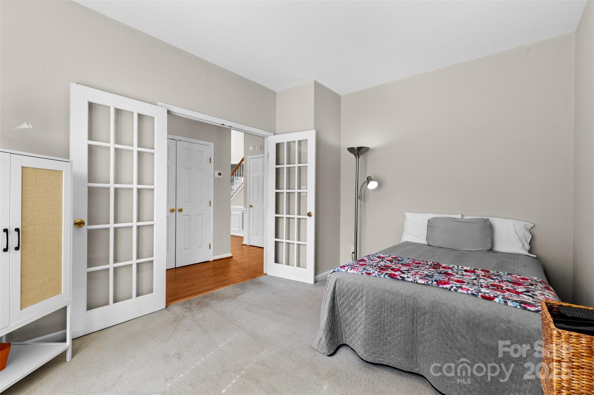3213 Strawberry Road