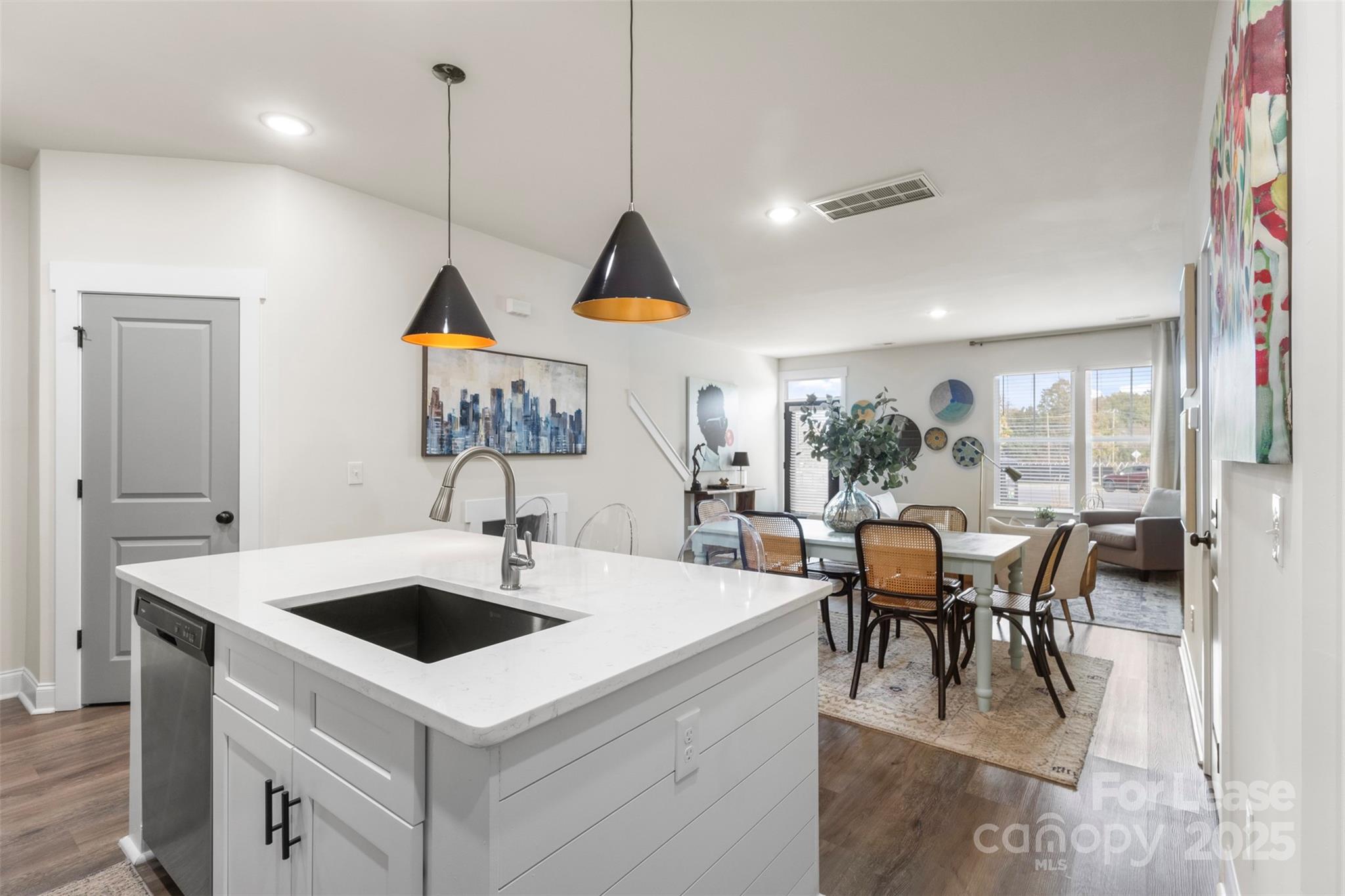 920 Blu Central Road