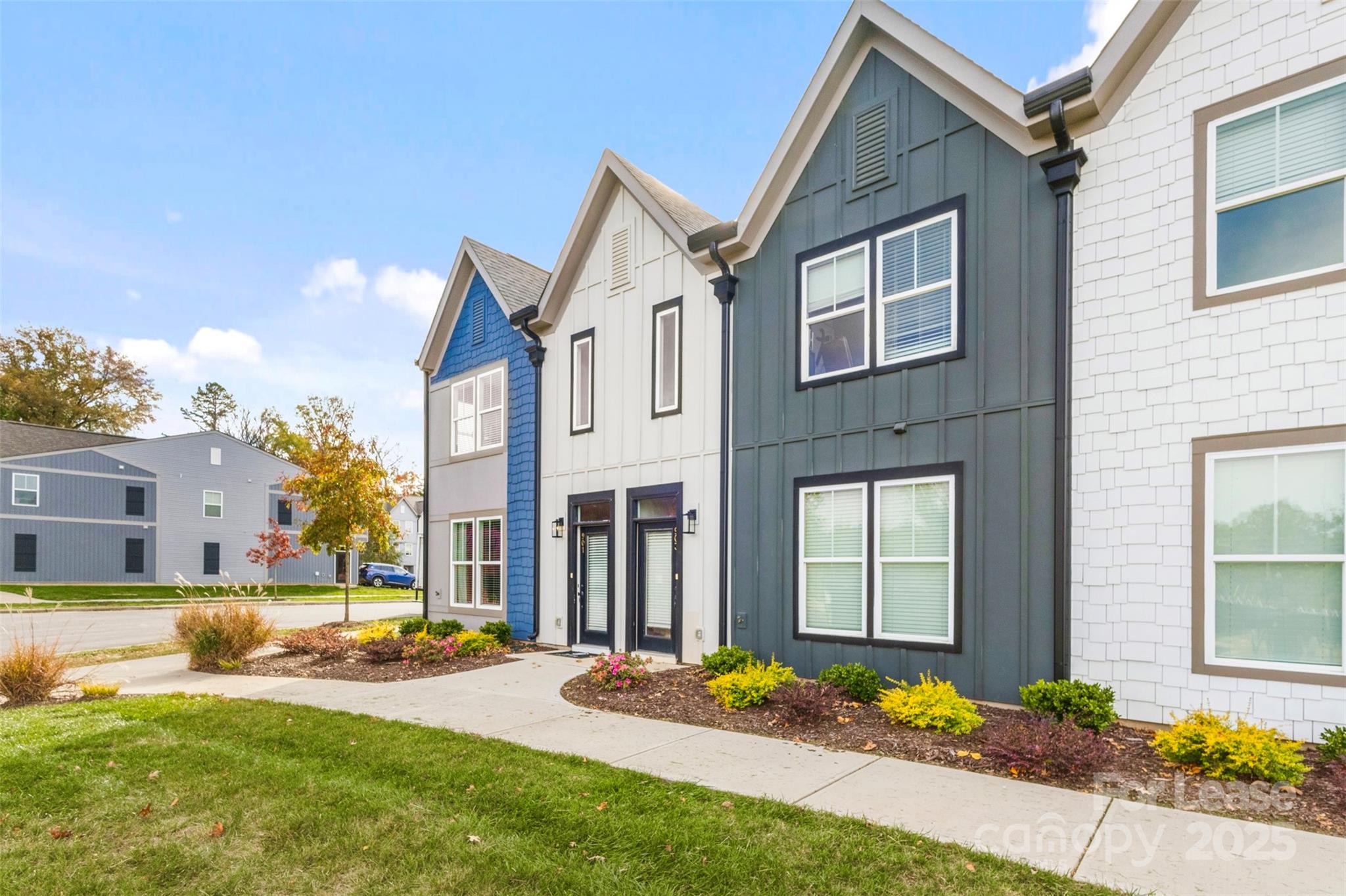 920 Blu Central Road