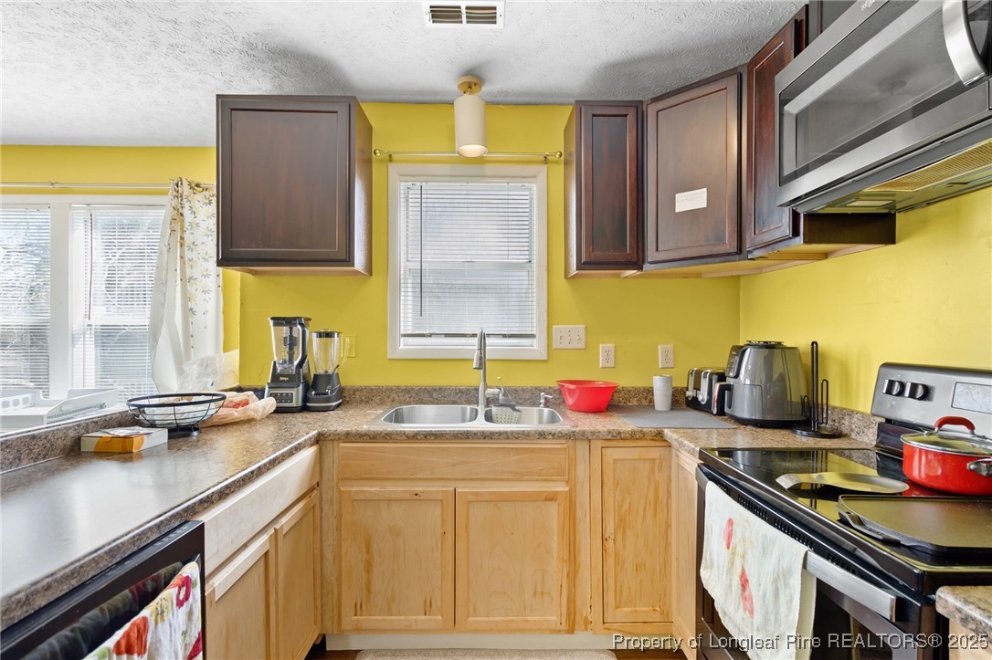 6736 Willowbrook Drive 6