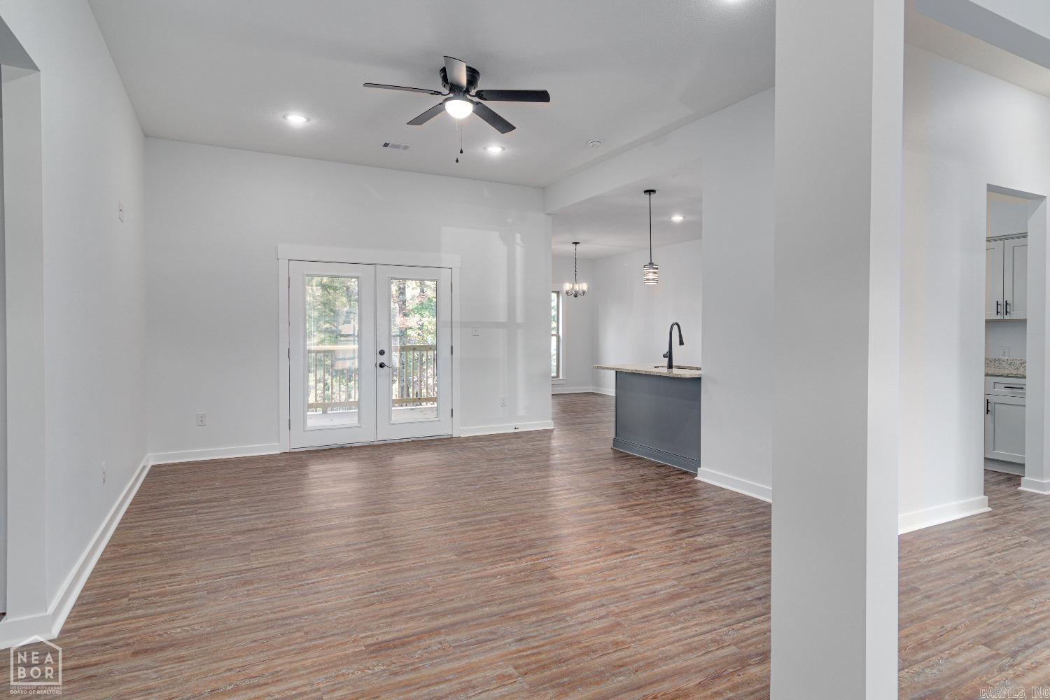 2603 Sarah Ln