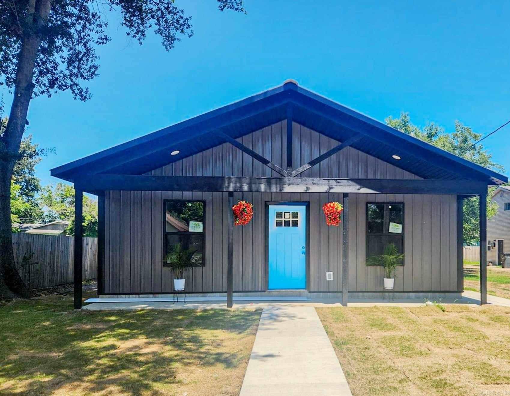 435 E MAIN Street