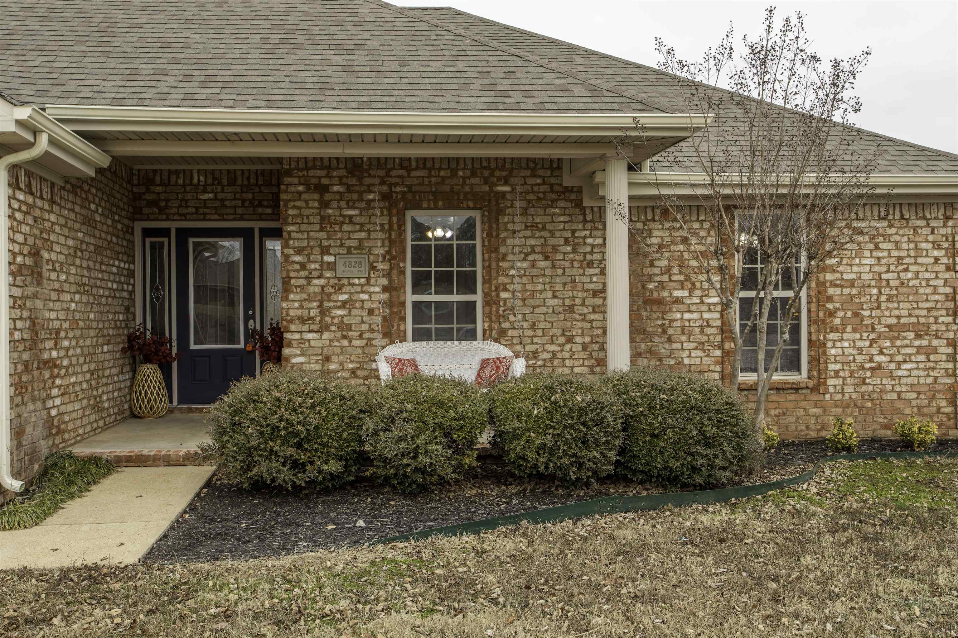 4828 Thistle Way